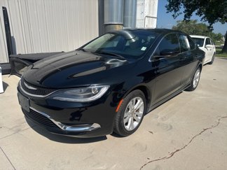 Used 2016 Chrysler 200 Limited image 1