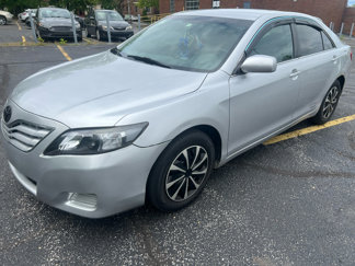 Used 2011 Toyota Camry LE image 1