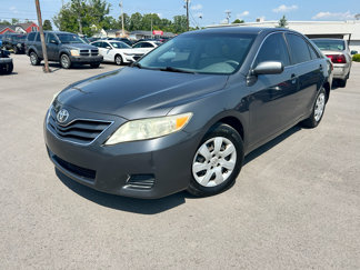 Used 2011 Toyota Camry LE image 1