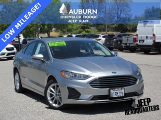 Used 2020 Ford Fusion SE image 1