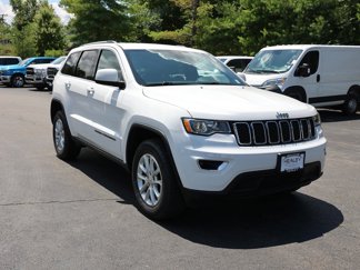 Used 2021 Jeep Grand Cherokee Laredo image 1