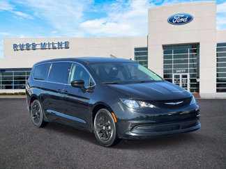 Used 2023 Chrysler Voyager LX image 1