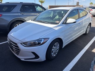 Used 2017 Hyundai Elantra SE image 1