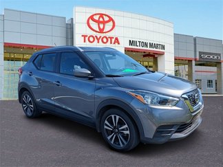 Used 2020 Nissan Kicks SV image 1