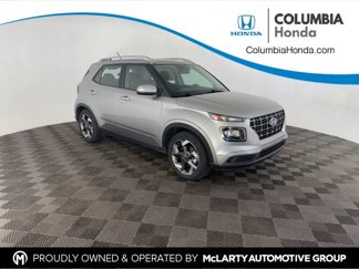 Used 2024 Hyundai Venue SEL image 1