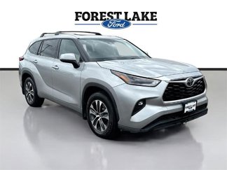 Used 2021 Toyota Highlander XLE image 1