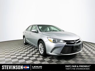 Used 2016 Toyota Camry LE image 1