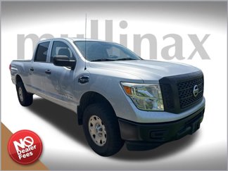 Used 2017 Nissan Titan S image 1