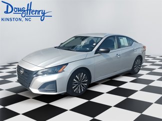 Used 2024 Nissan Altima 2.5 SV image 1