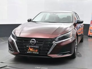 Used 2024 Nissan Altima 2.5 SV image 1