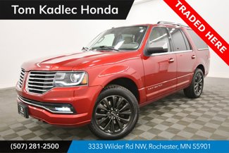 Used 2017 Lincoln Navigator Select image 1