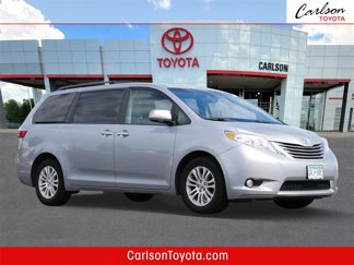 Used 2015 Toyota Sienna XLE image 1