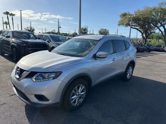 Used 2016 Nissan Rogue SV image 1