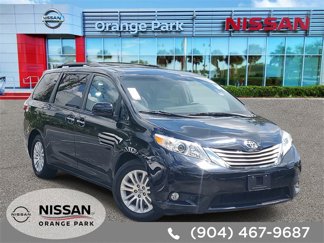 Used 2016 Toyota Sienna XLE image 1