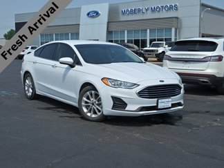 Used 2020 Ford Fusion SE image 1