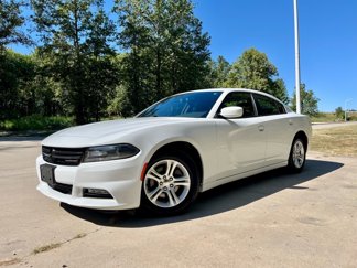 Used 2019 Dodge Charger SXT image 1