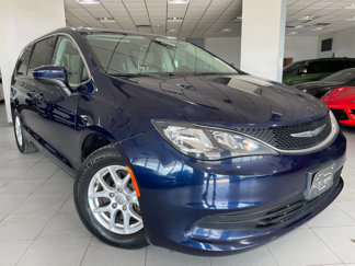 Used 2017 Chrysler Pacifica Touring image 1