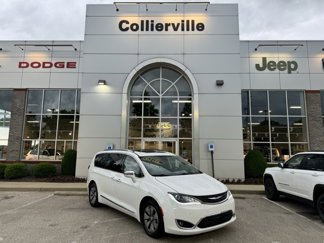 Used 2017 Chrysler Pacifica Platinum image 1
