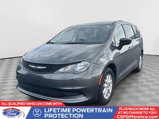 Used 2023 Chrysler Voyager LX image 1