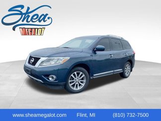 Used 2015 Nissan Pathfinder S image 1