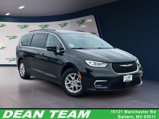 Used 2022 Chrysler Pacifica Touring-L image 1