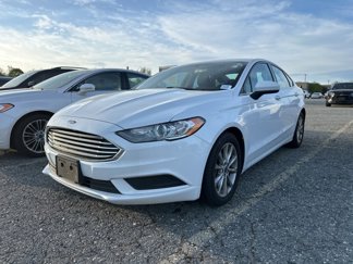 Used 2017 Ford Fusion SE w/ Fusion SE Technology Package image 1