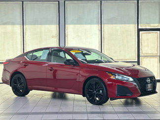 Used 2023 Nissan Altima 2.5 SR image 1