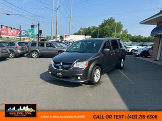Used 2018 Dodge Grand Caravan SXT image 1