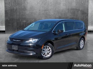 Used 2023 Chrysler Voyager LX image 1