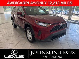 Used 2021 Toyota RAV4 LE image 1