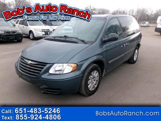 Used 2007 Chrysler Town & Country w/ Popular Equipment Group I image 1