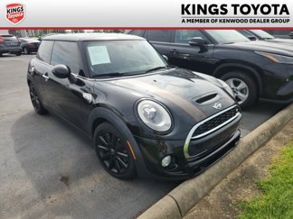 Used 2016 MINI Cooper S image 1