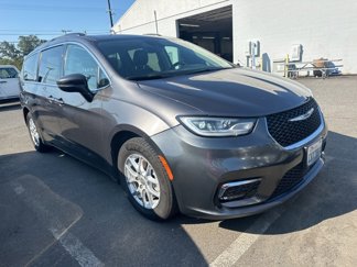 Used 2022 Chrysler Pacifica Touring-L image 1