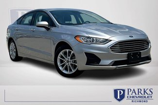 Used 2020 Ford Fusion SE image 1