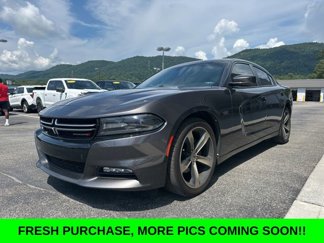 Used 2017 Dodge Charger SXT w/ Rallye Group image 1