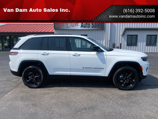 Used 2023 Jeep Grand Cherokee Limited w/ Black Appearance Package image 1