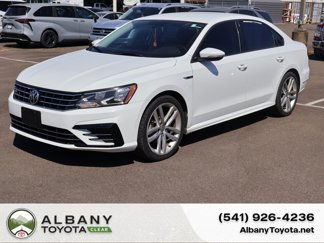 Used 2018 Volkswagen Passat 2.0T R-Line image 1