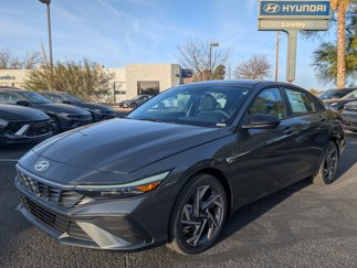 New 2025 Hyundai Elantra SEL image 1
