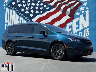New 2025 Chrysler Pacifica Select image 1