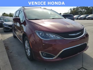 Used 2018 Chrysler Pacifica Touring-L image 1