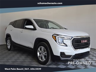 Used 2022 GMC Terrain SLE image 1