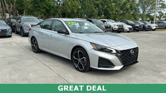 Used 2023 Nissan Altima 2.5 SR image 1