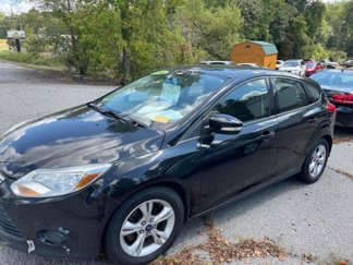 Used 2013 Ford Focus SE w/ SE Winter Pkg image 1