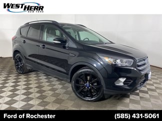 Used 2019 Ford Escape Titanium image 1