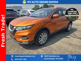 Used 2022 Nissan Rogue Sport SV image 1