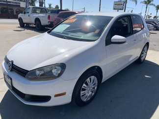 Used 2010 Volkswagen Golf 2-Door image 1