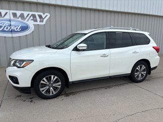 Used 2020 Nissan Pathfinder SL image 1