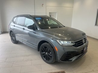 Used 2022 Volkswagen Tiguan SE R-Line image 1