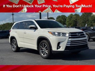 Used 2018 Toyota Highlander SE image 1