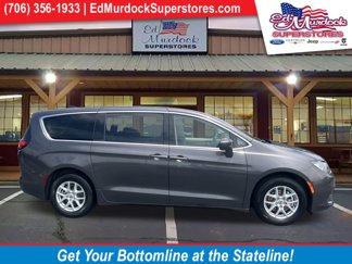 Used 2023 Chrysler Voyager LX image 1